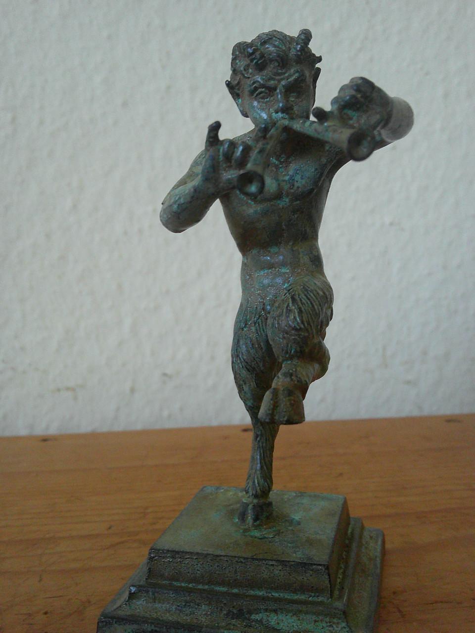 BRONZEN BEELDJE MYTHOLOGISCHE GOD PAN