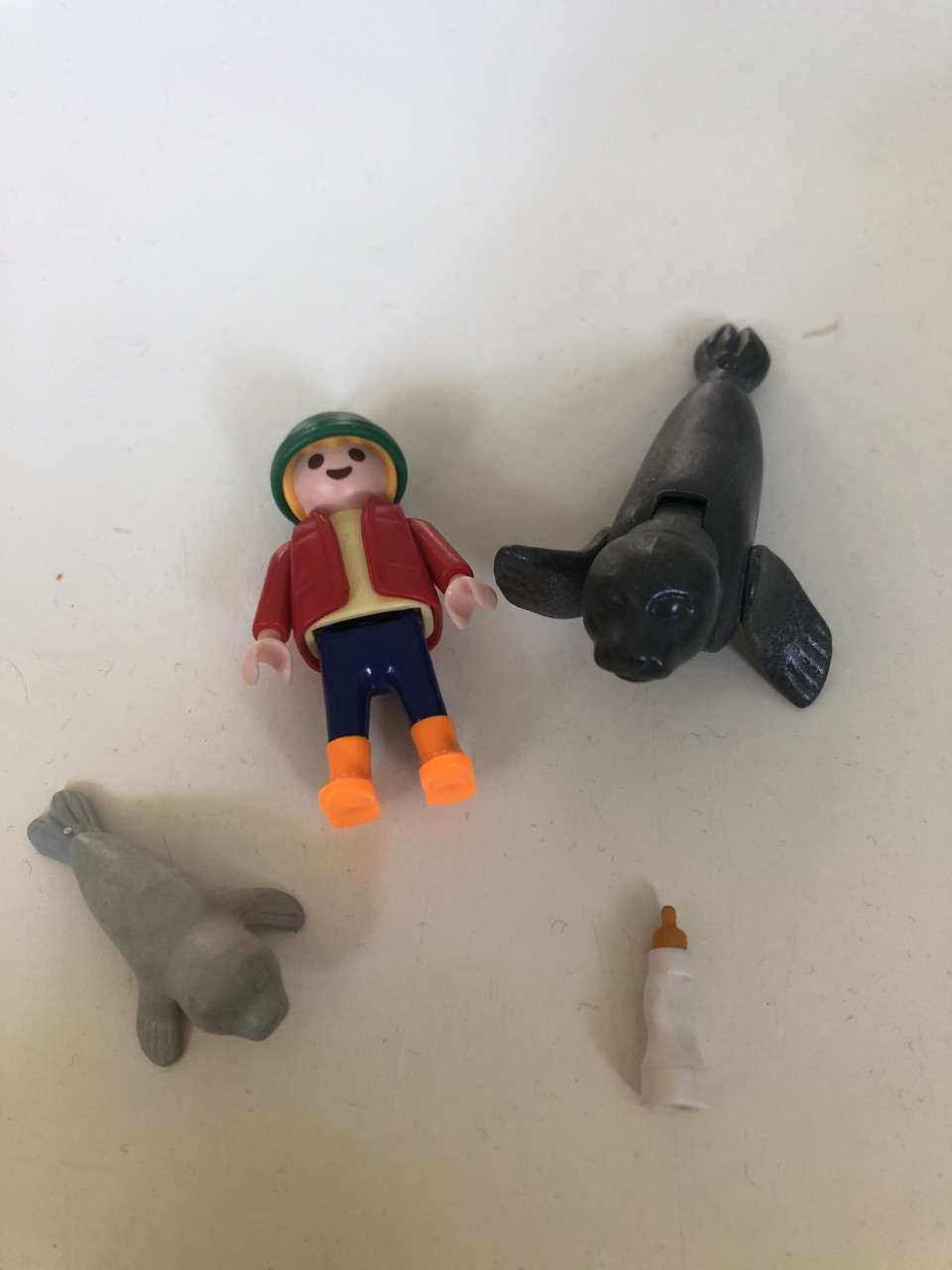 Playmobil zeehondenjong voeden