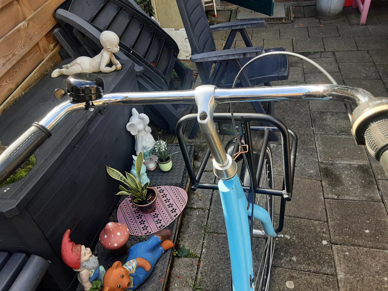 Puch opoefiets  ,3 speed,terugtraprem  ( damesfiets/ meisjesfiets  )