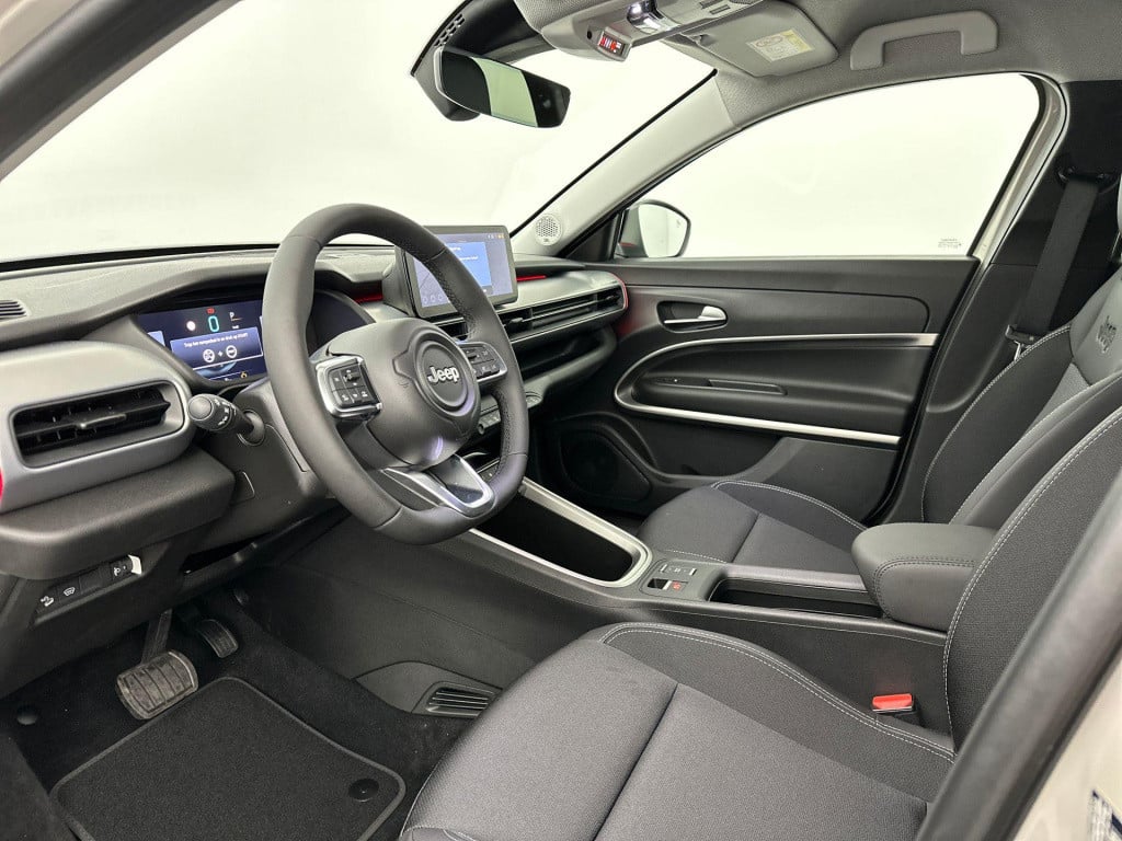 Jeep Avenger e-hybrid 1.2 summit | winterpack | camera | apple carplay&andr