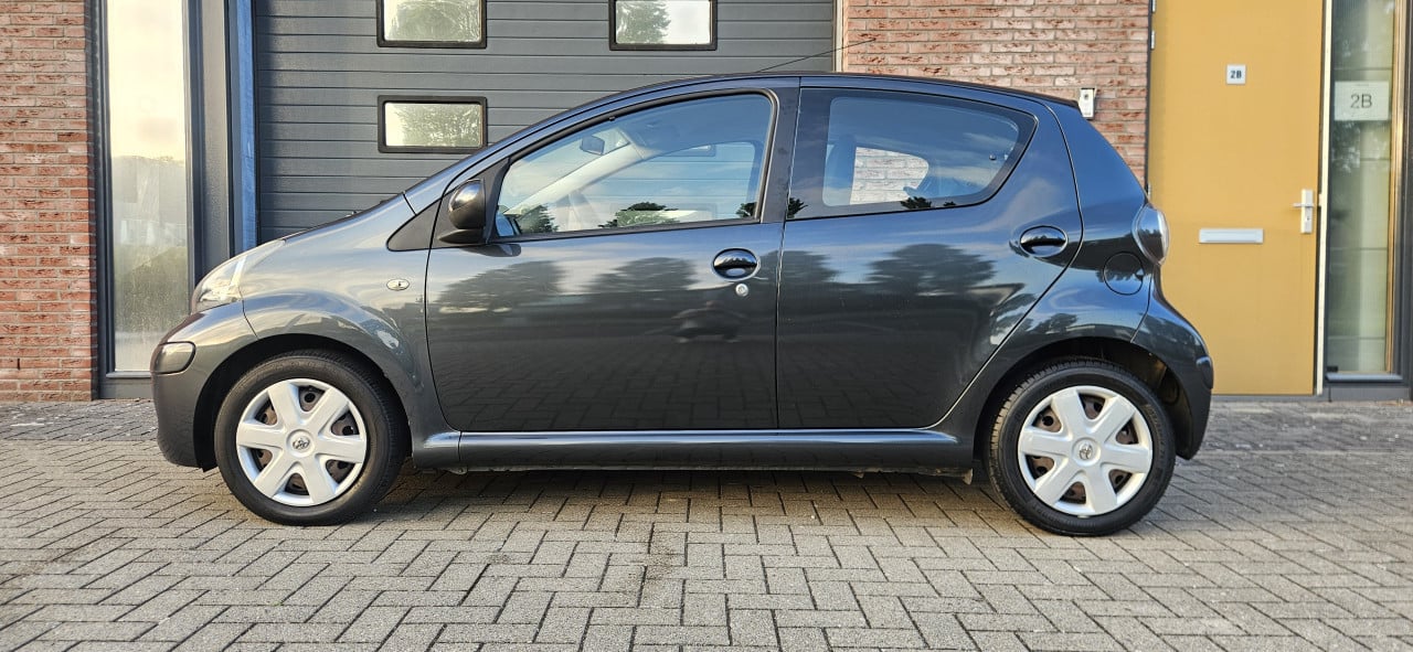 Zuinige TOYOTA AYGO Comfort 5drs NL AUTO / NAP / 78.111 km !!