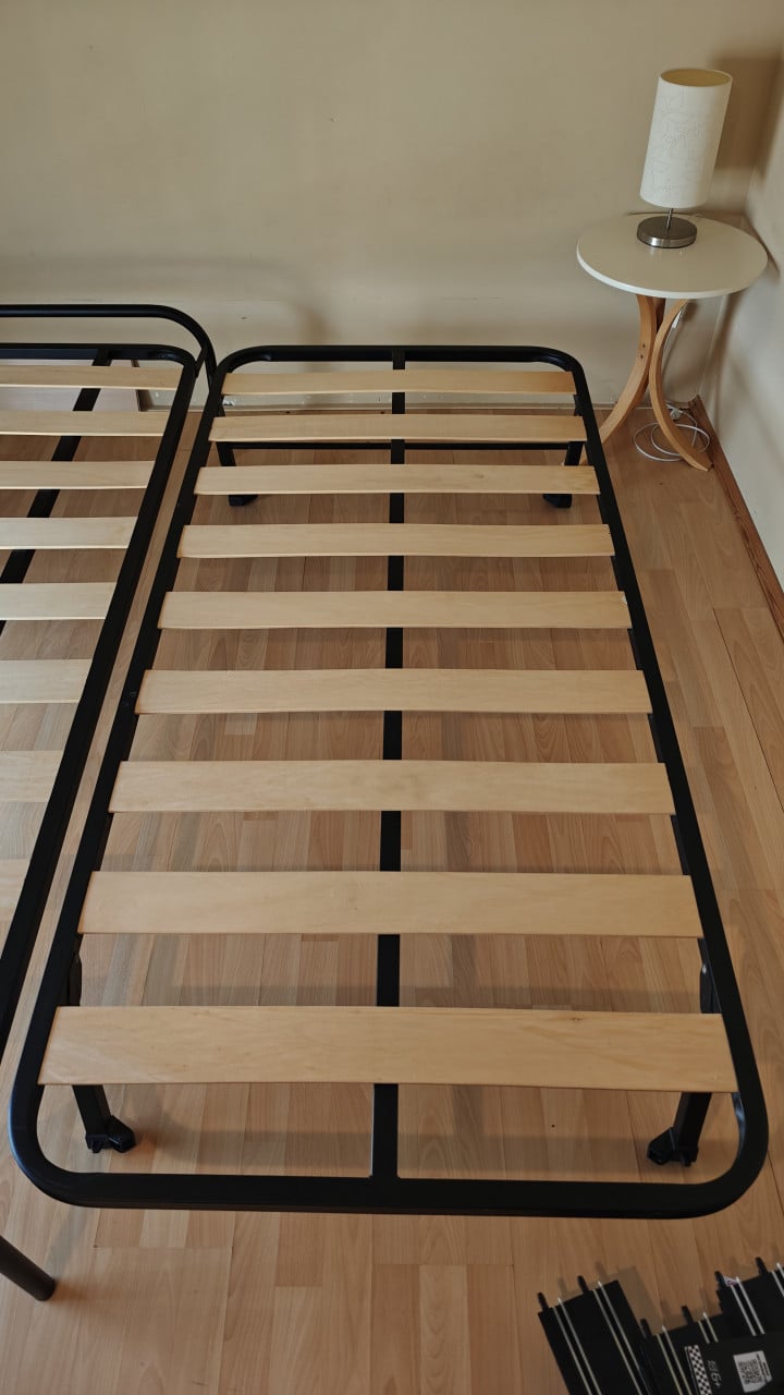 Bed onderschuifbaar 2 x 1 persoons