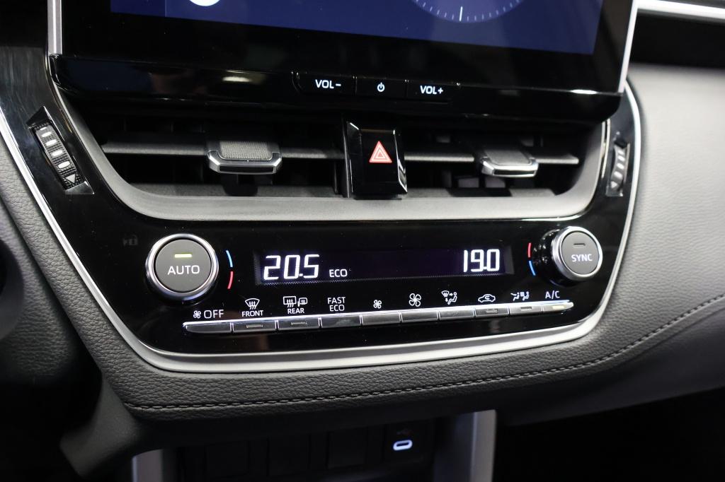 Toyota Corolla Cross hybrid 140 style