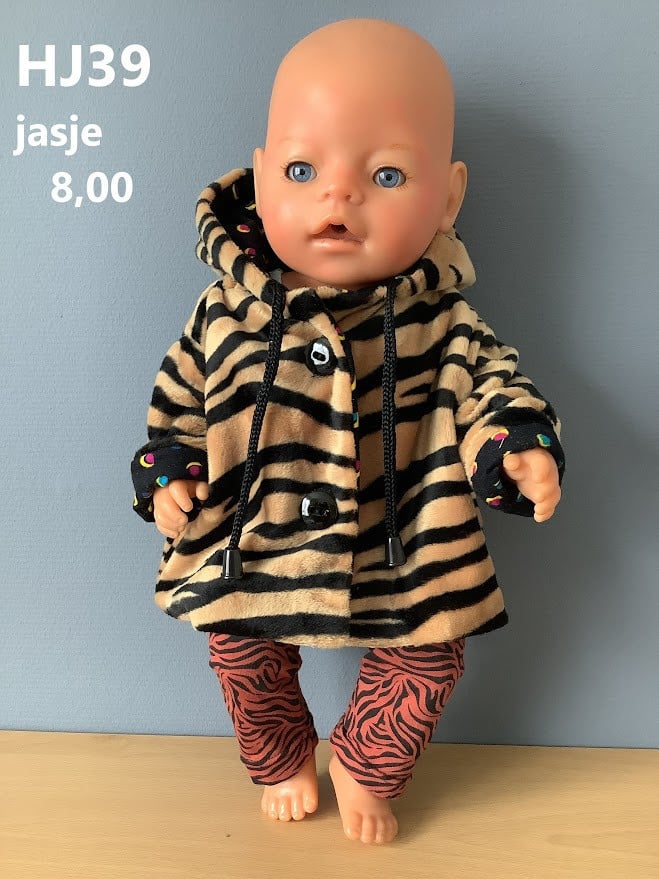 Baby born / babyborn jasje . Opbrengst KiKa. Poppenkleertjes.