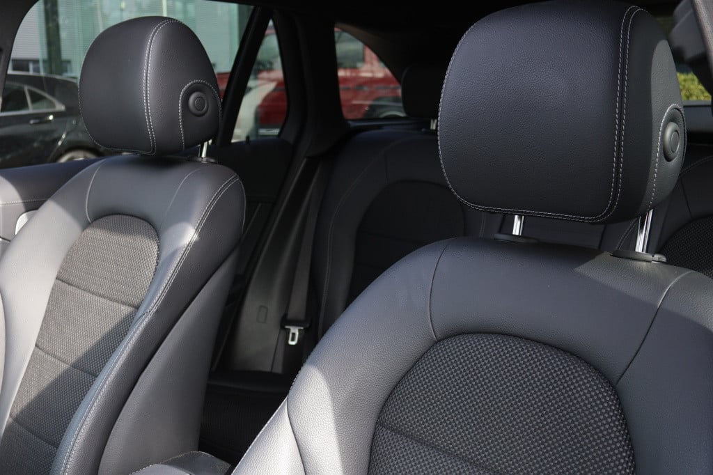 Mercedes-Benz Glc 300e 4matic business solution luxury l mbux l panoramadak