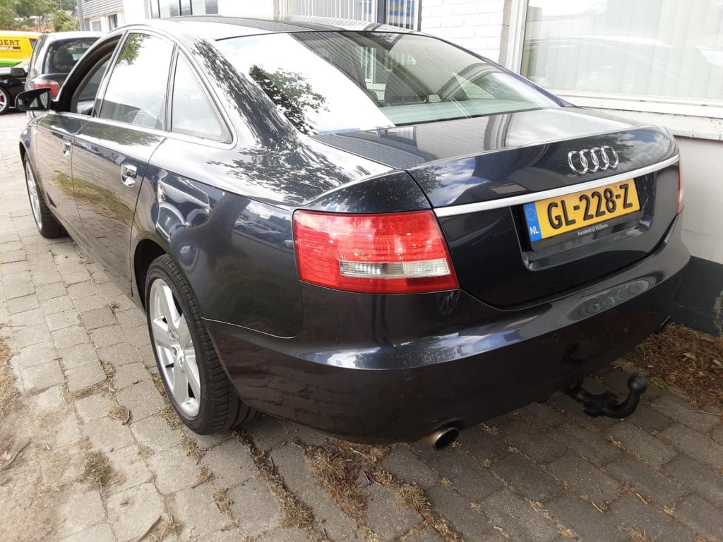 Audi A6 limousine 3.2 fsi quattro edition