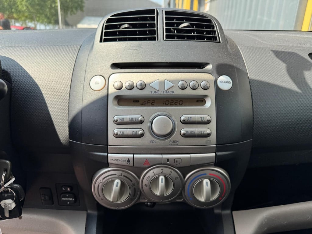 Daihatsu Sirion 2 1.0-12v trend