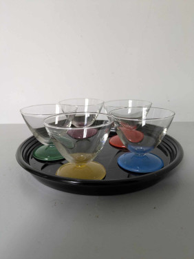 5 vintage glazen met dienblad