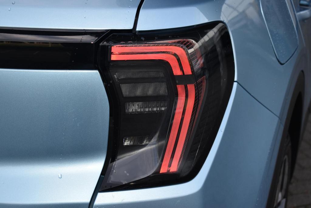 Ford Explorer premium extended range rwd 77 kwh | panoramadak | climate con