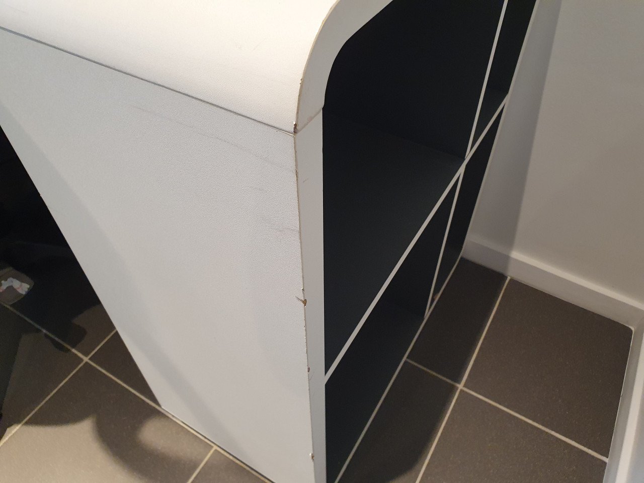 Bureau wit
