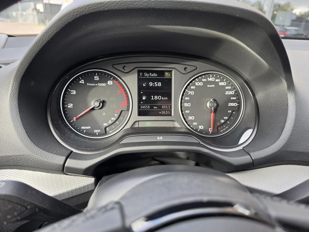 Audi Q2 30 tfsi pro line navi | airco | cruise | trekhaak | 18 inch