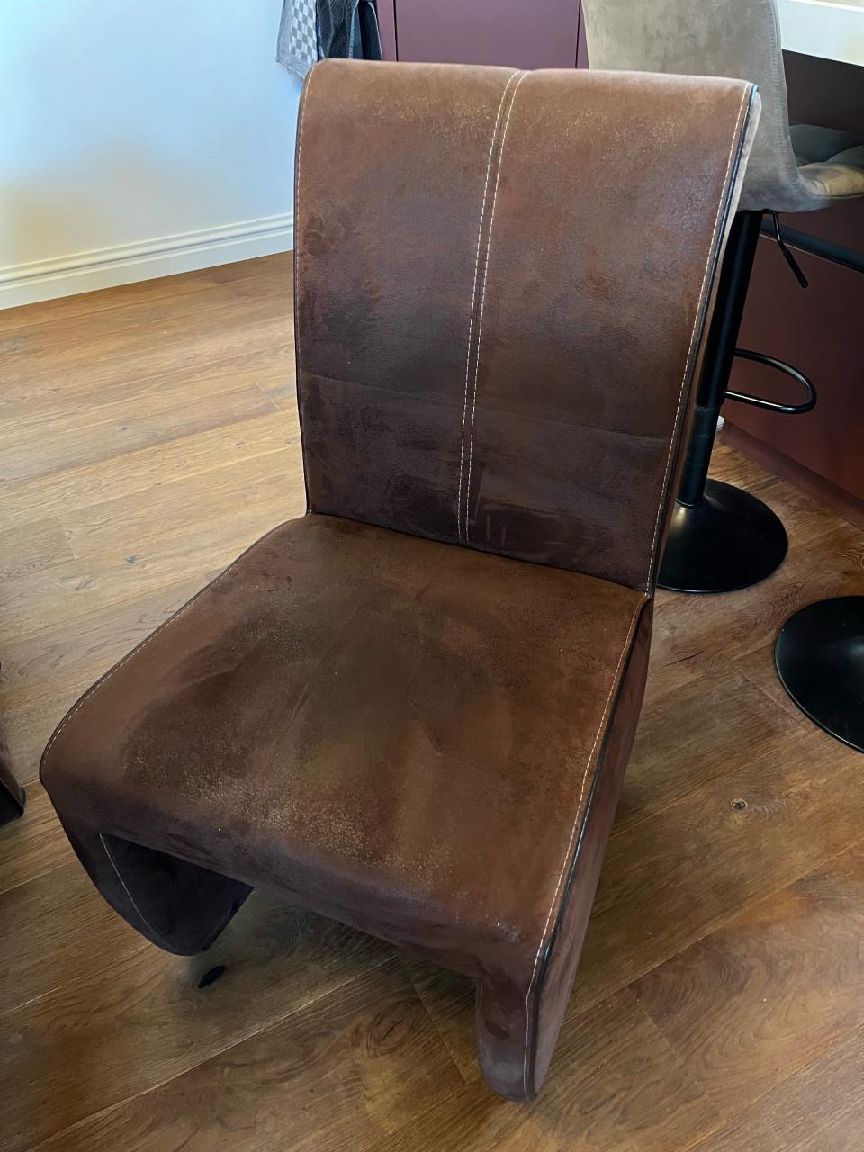 Eettafel met 6 stoelen