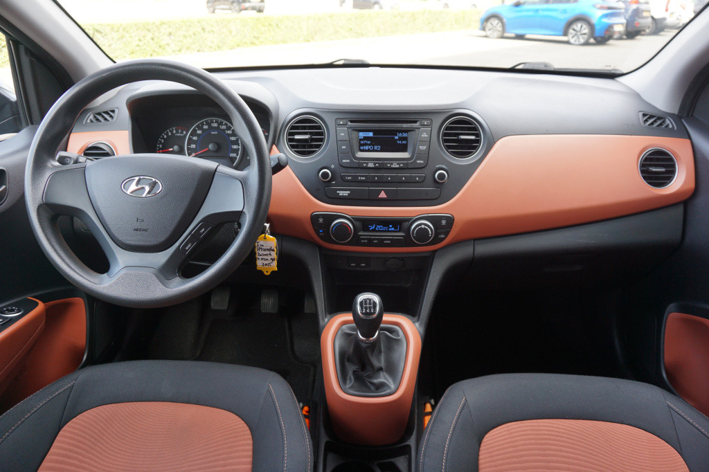 Hyundai I 10 1.0i i-motion comfort 1e eigenaar / airco / elektr. ramen / na