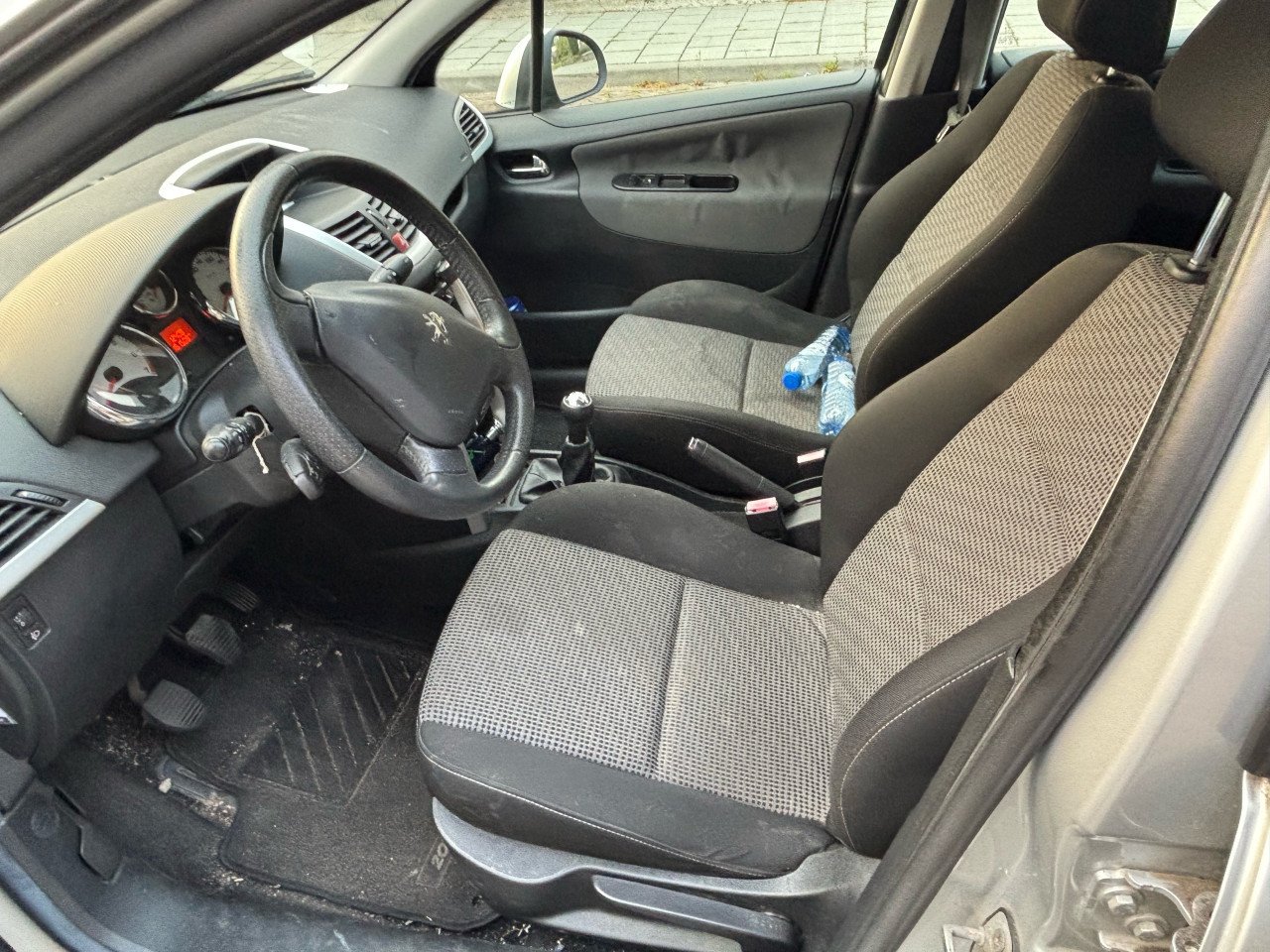 Peugeot 207 - 1.6 VTI 16V 5 deurs - 2010 - parkeersensor en trekhaak