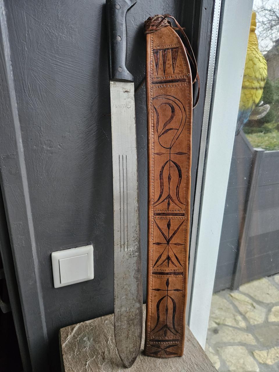 Prachtige grote Collins machete Wo2 met leren schede...