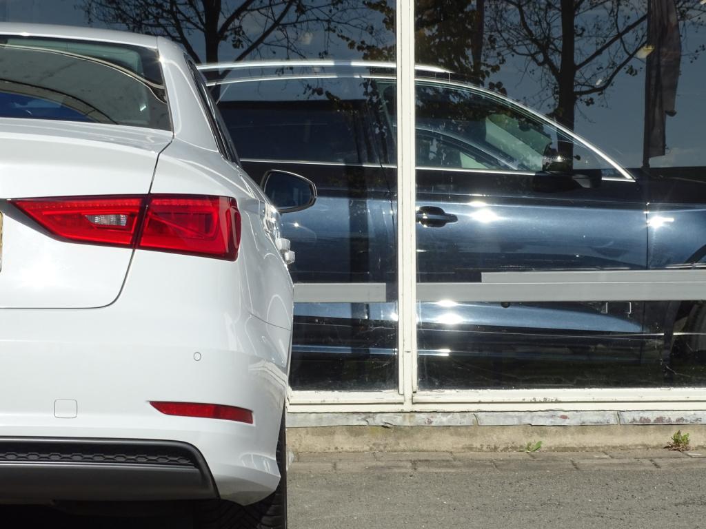 Audi A3 limousine 1.4 tfsi cod attraction pro line plus s-line automaat