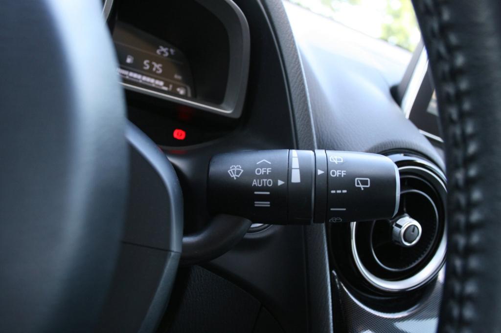 Mazda 2 1.5 skyactiv-g gt-m line / pdc / stoelverwarming / navi
