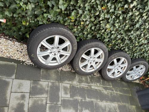 Nette winterbandenset 205x55x16 vredestein 7-8 mm profiel