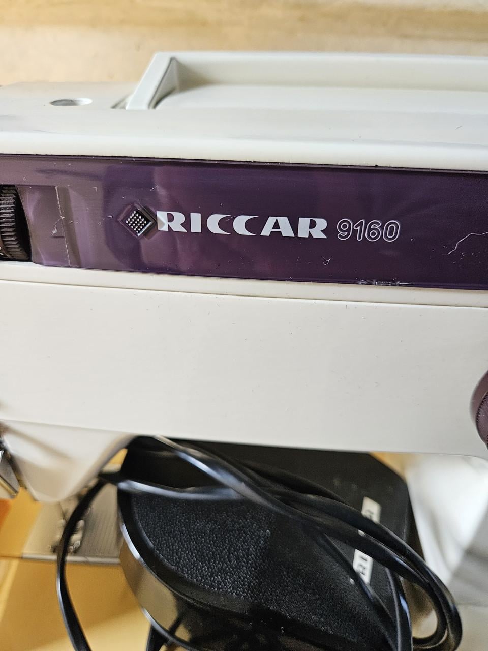 Mooie krachtige Riccar 9160 Super Stretch Naaimachine