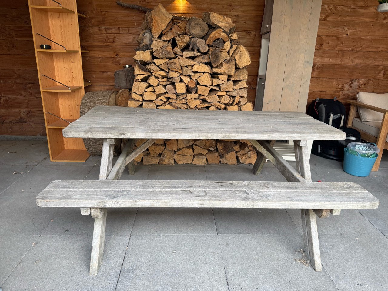 Houten picknicktafel