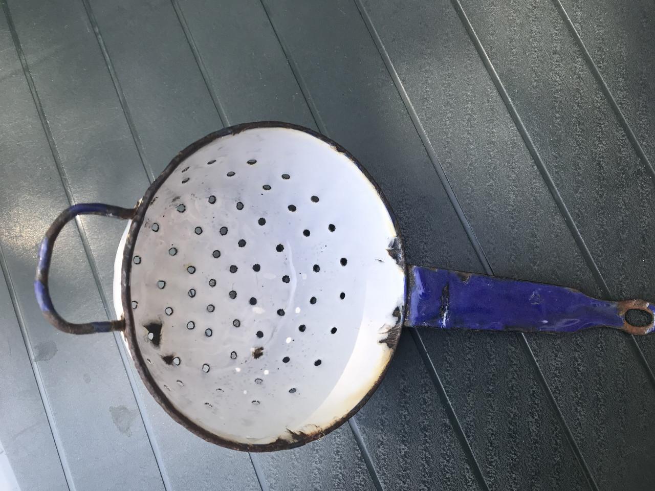 Emaille brocante zeef en trechters