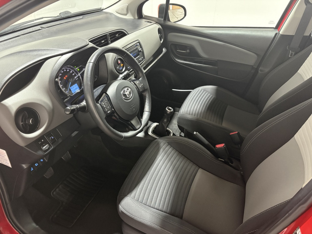 Toyota Yaris 1.0 vvt-i comfort | lage km-stand |