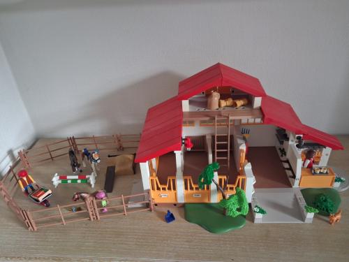 Playmobil manege met buitenbak setnr 4190
