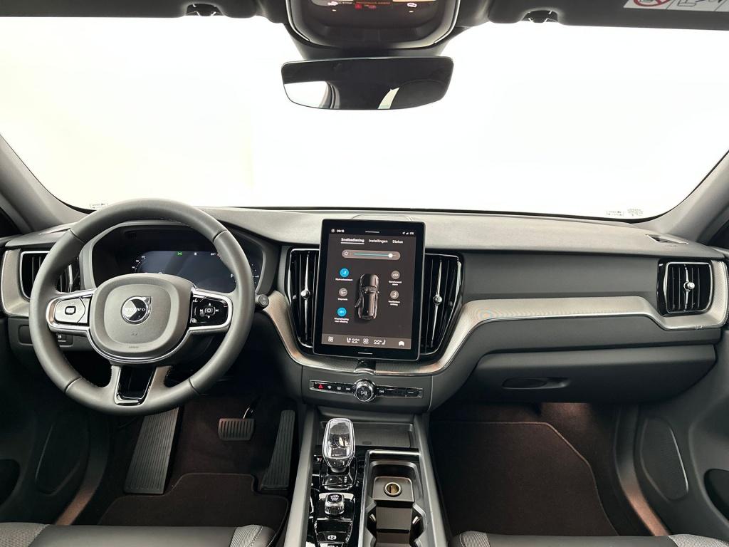 Volvo XC60 plus black edition recharge 360 camera