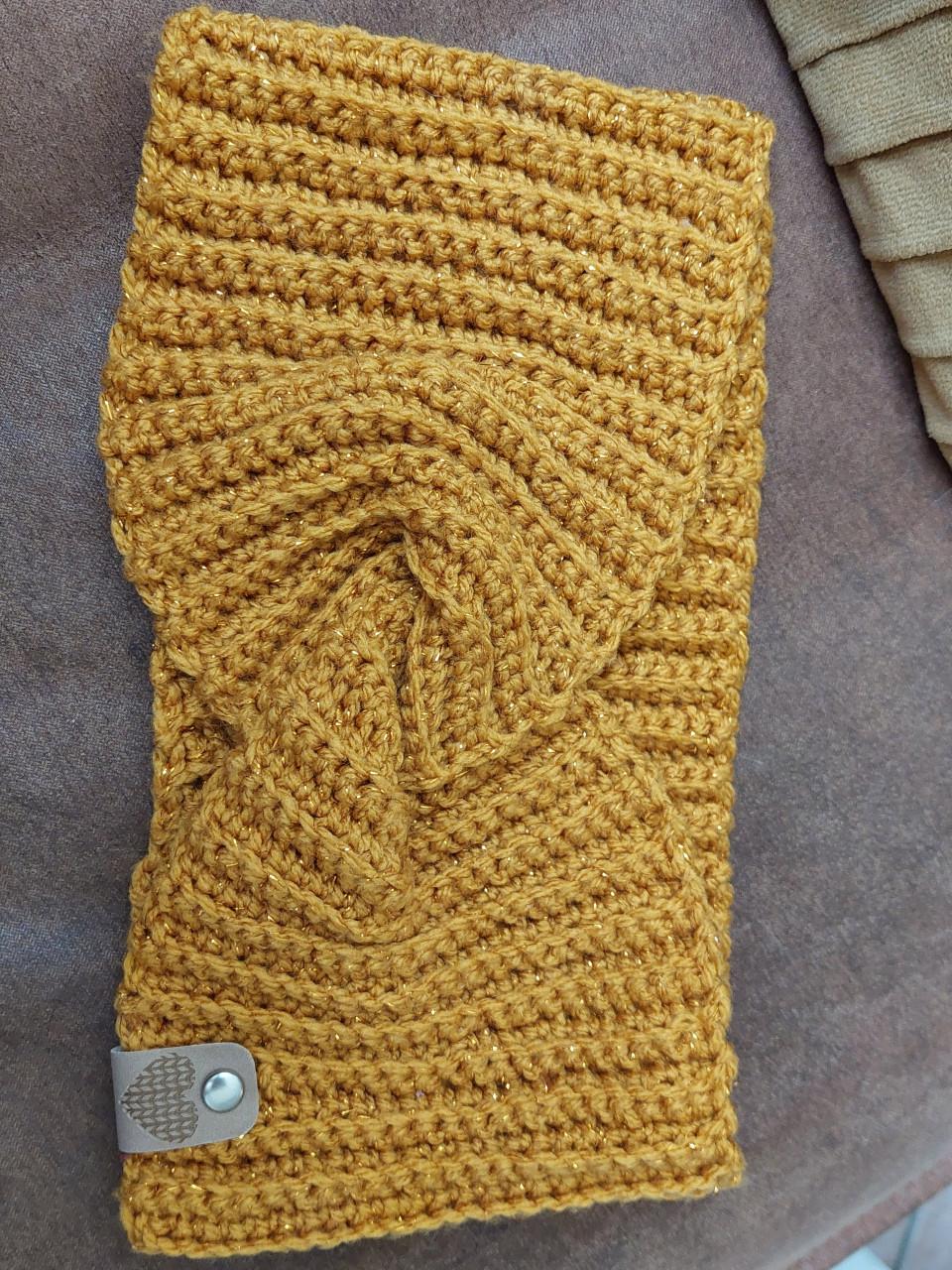 Nieuwe lekker warme okergele handmade sjaal & haarband