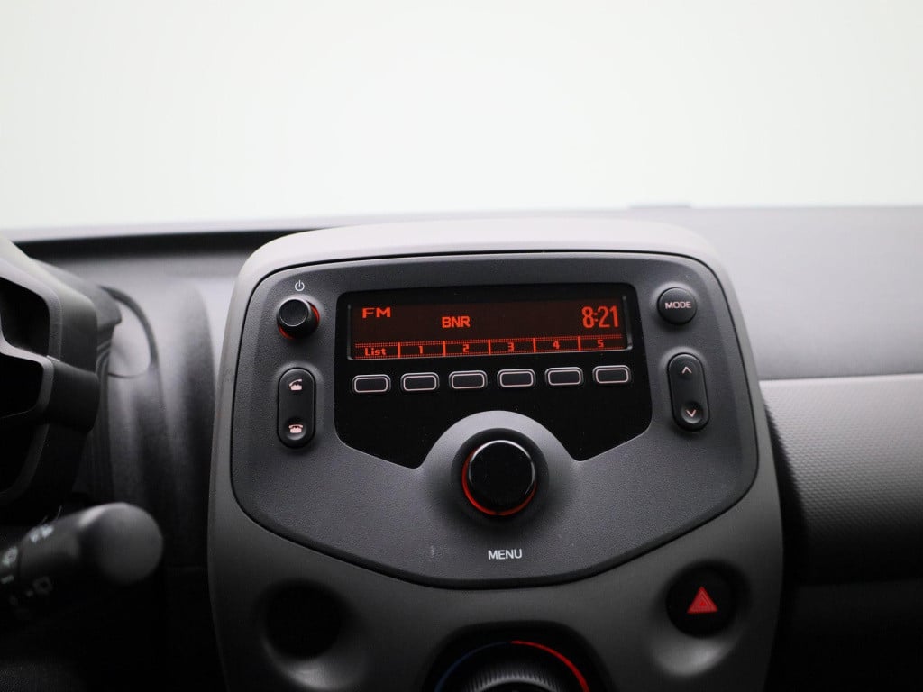 Peugeot 108 1.0 e-vti active | airco | bluetooth | lage km stand