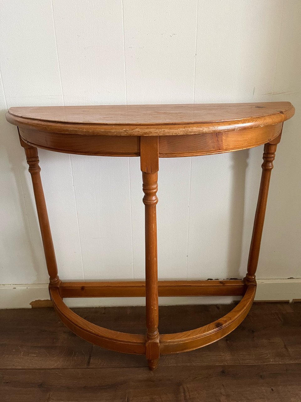 Halve maan tafel