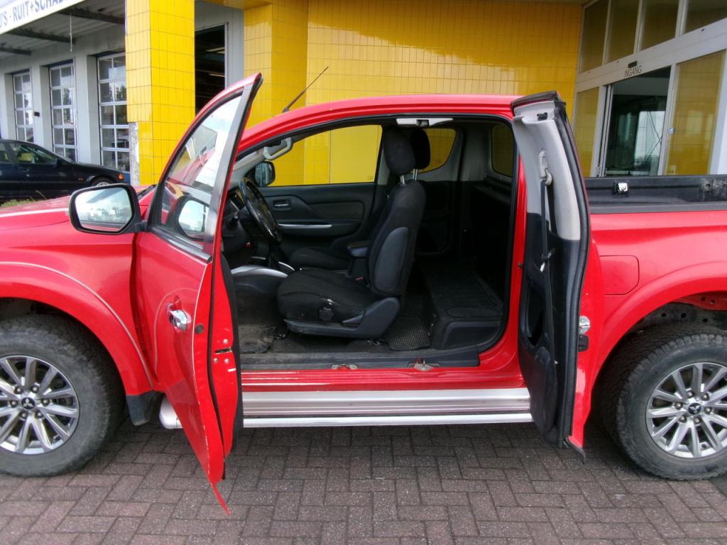 Mitsubishi L200 2.4 di-d 4x4 airco 4wd ( lees tekst!! )