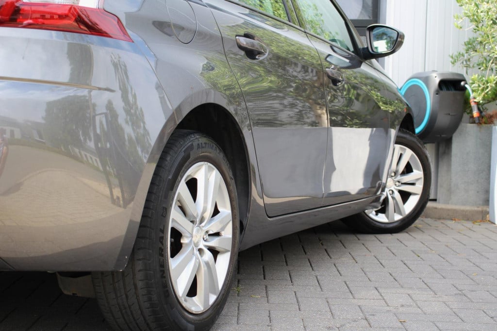 Peugeot 308 1.2 puretech active - cruise - navi - pdc - dis.riem 2024 v.v.!