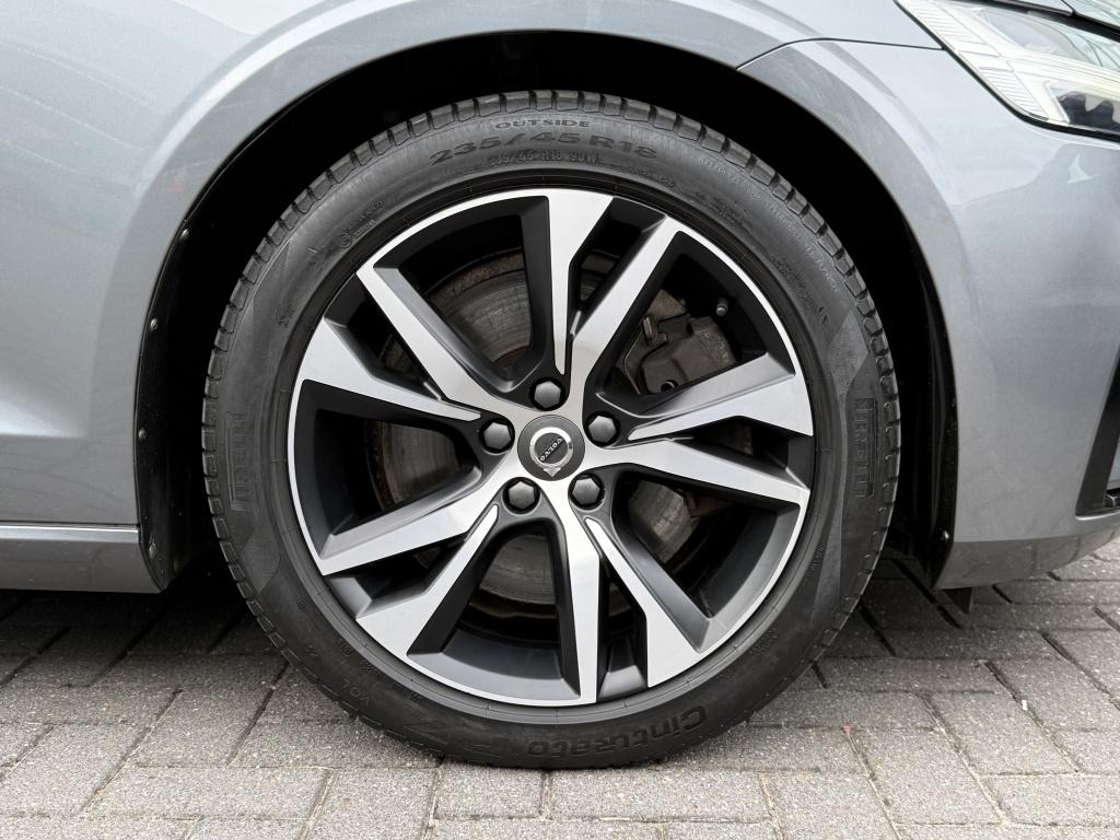 Volvo V60 t6 340pk recharge r-design| panodak| b&w sound| adap.cruise| tre