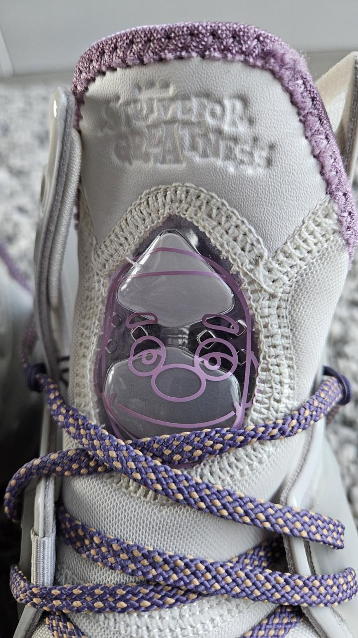 Nike LeBron 19 Space Jam - Maat 42.5