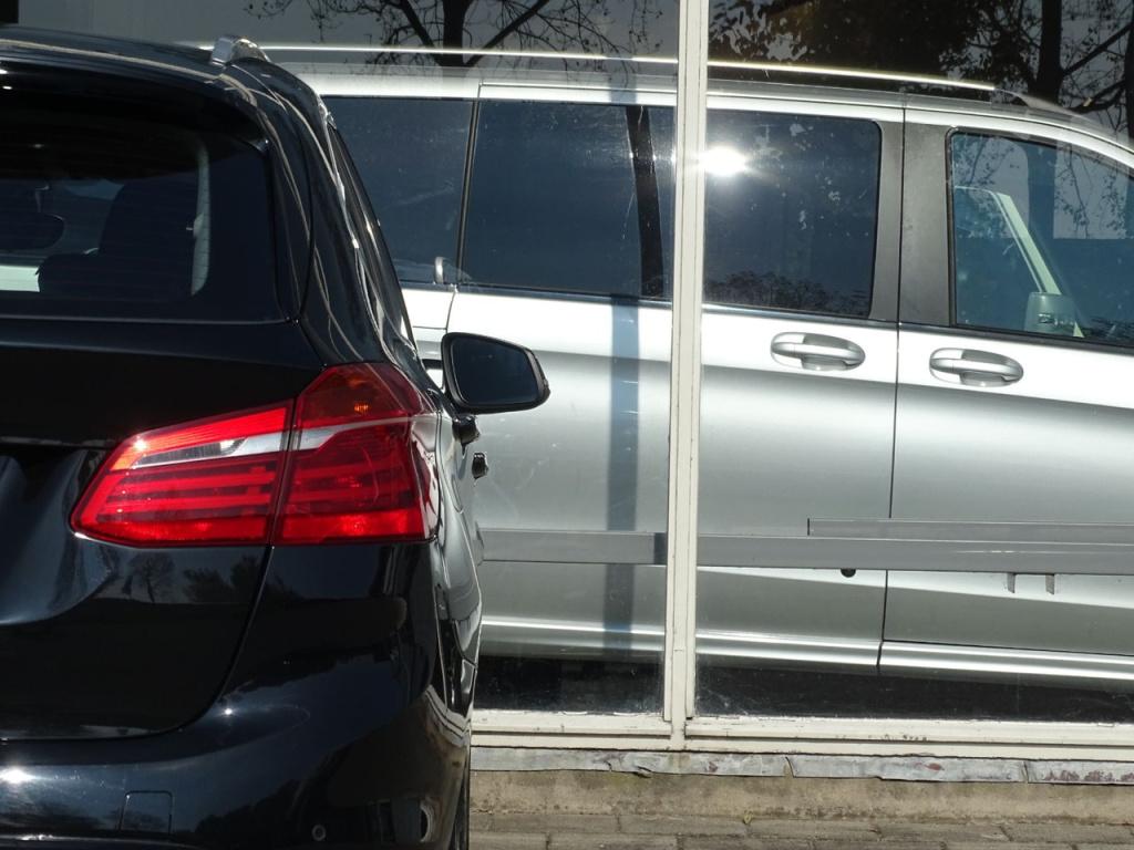 BMW 2-serie active tourer 218i executive | stoelverwarming | navi | bluetoo