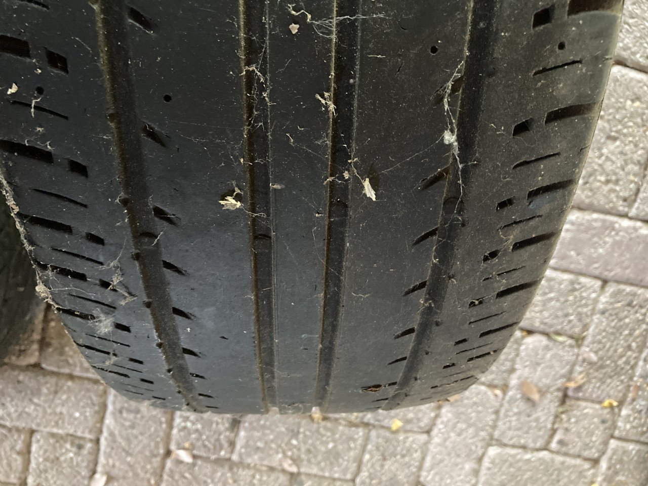 Zomerbanden 225/40 R18 92W XL  totaal 6 stuks !  zie tekst
