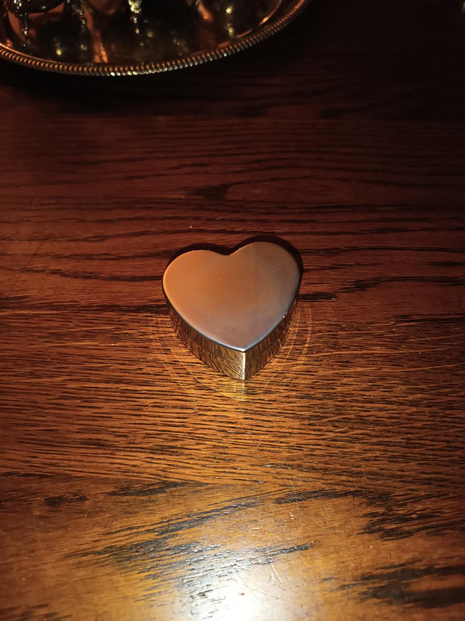 Verzilverd Hartvormig Doosje - 5x3 cm
