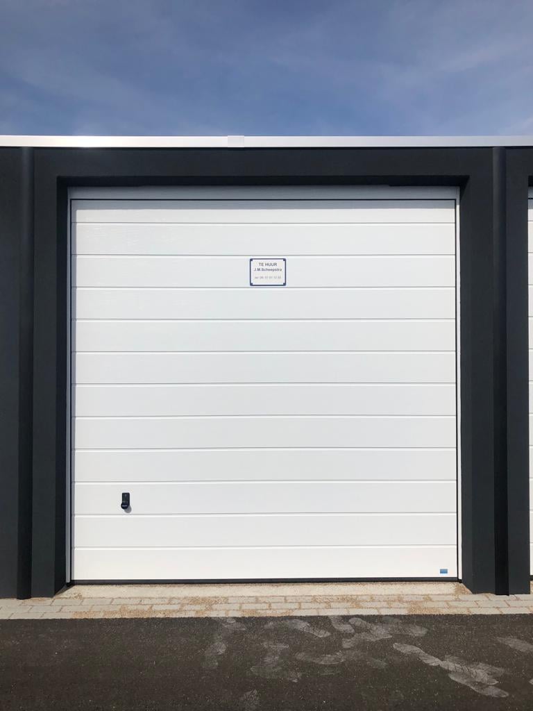 Te koop grote garage / loods / opslag XXL te Yerseke