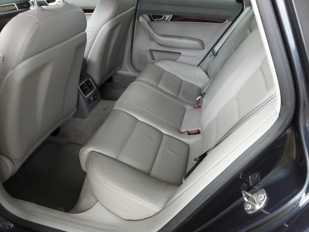 Audi A6 limousine 3.2 fsi quattro edition