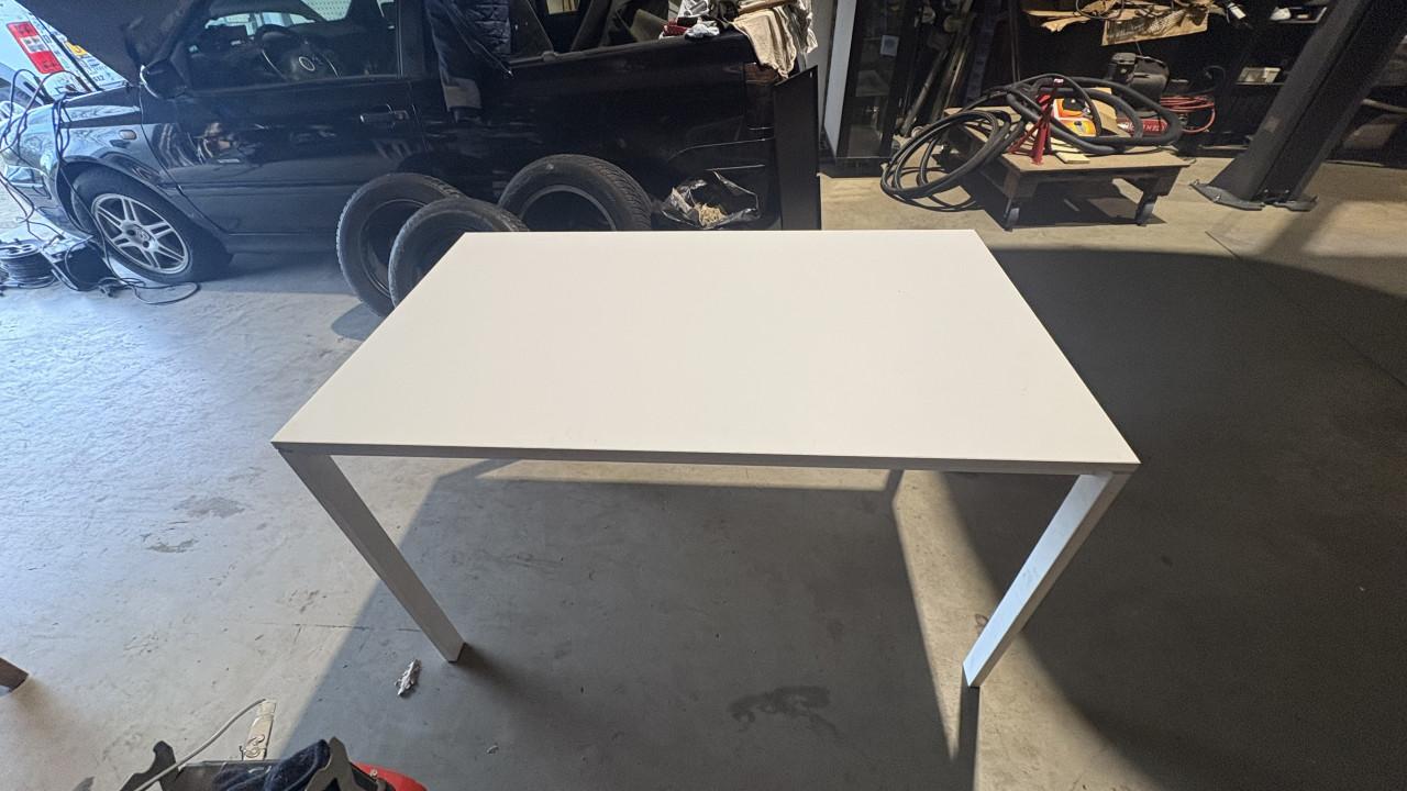 IKEA meltrop kantine tafel werktafel