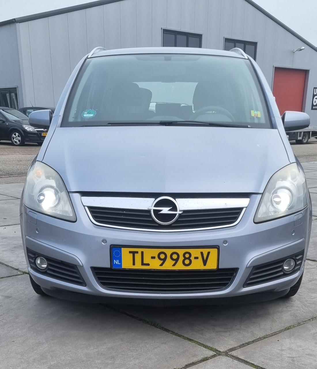 Opel zafira 1.8 (7 persoons)