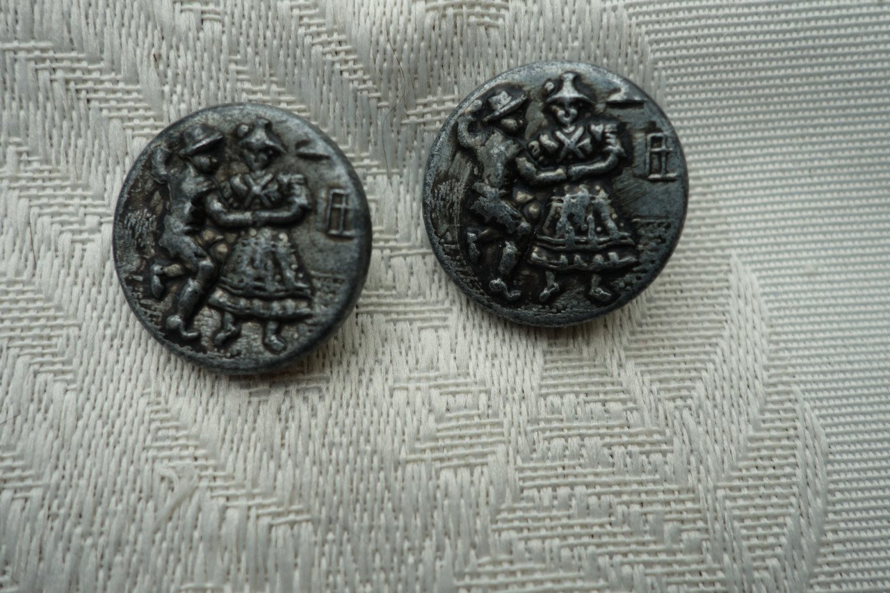 3 unieke tiroler vintage knopen á 1,50e