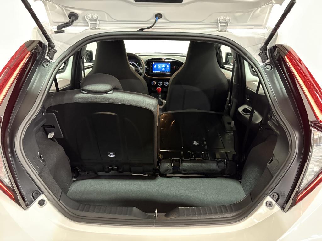 Toyota Aygo x 1.0 vvt-i mt play | camera | apple carplay |
