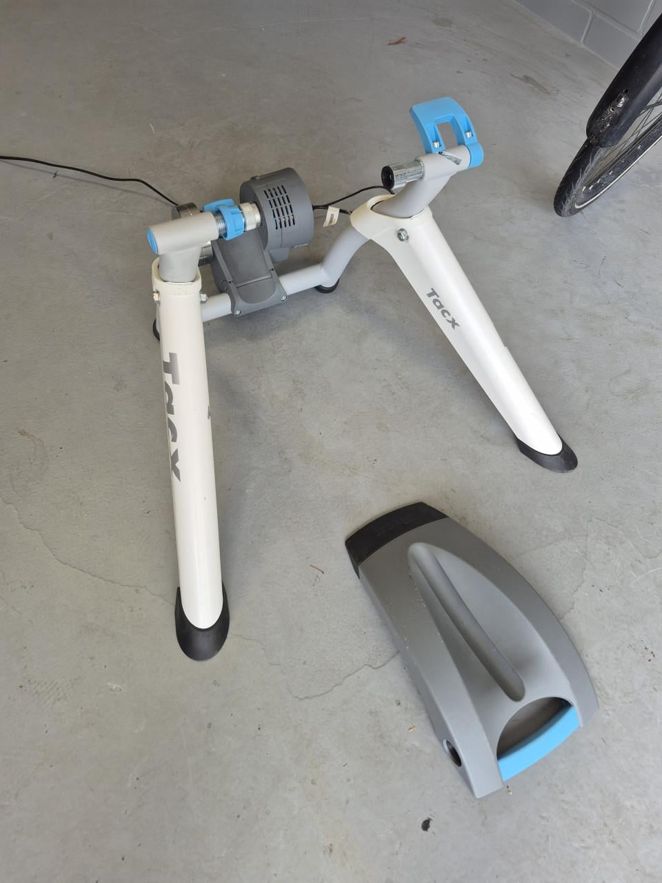 Tacx Flow Smart fietstrainer + trainingsband
