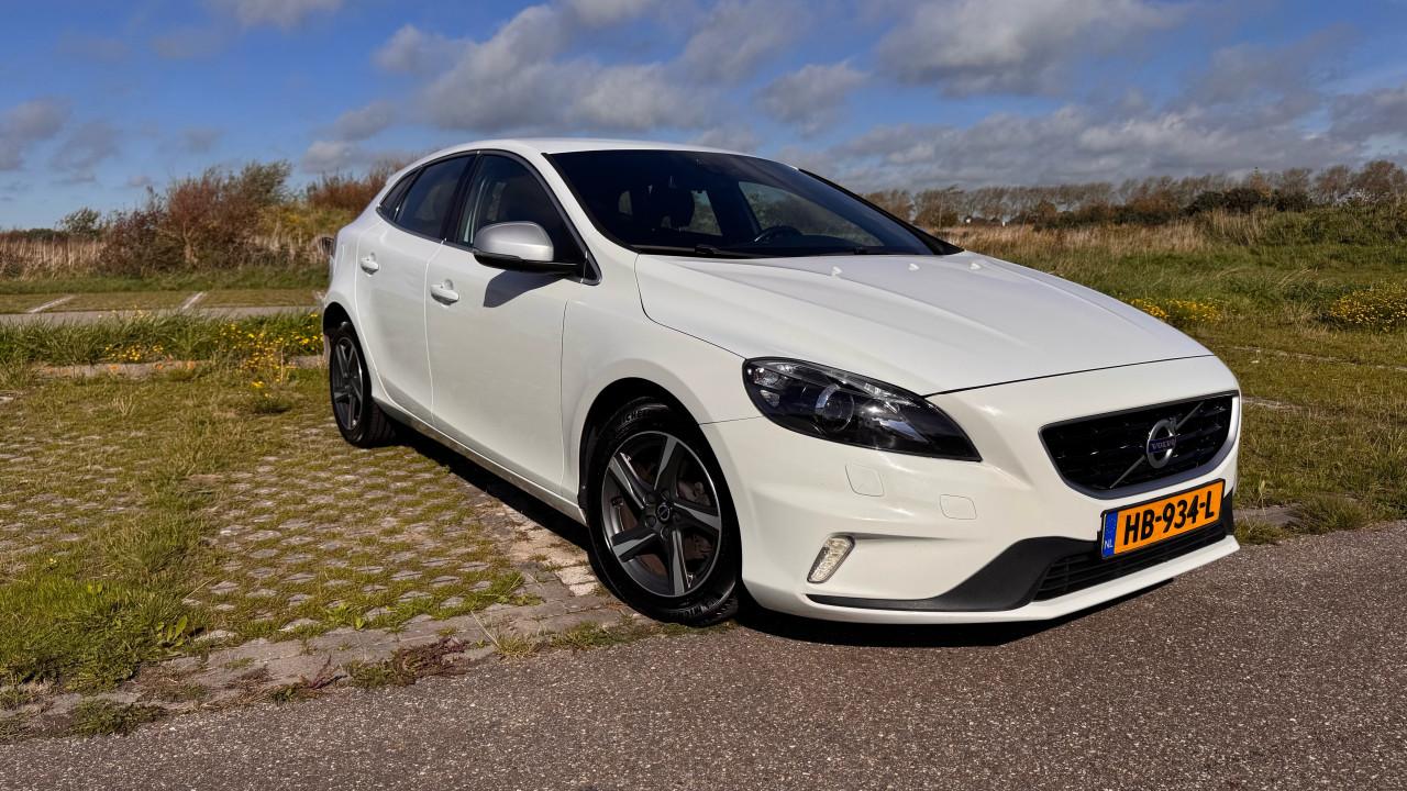 Volvo V40 2.0 D2 2015 Wit R-Design NL Auto Afn Trekhaak