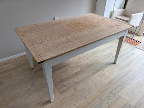 Houten eettafel