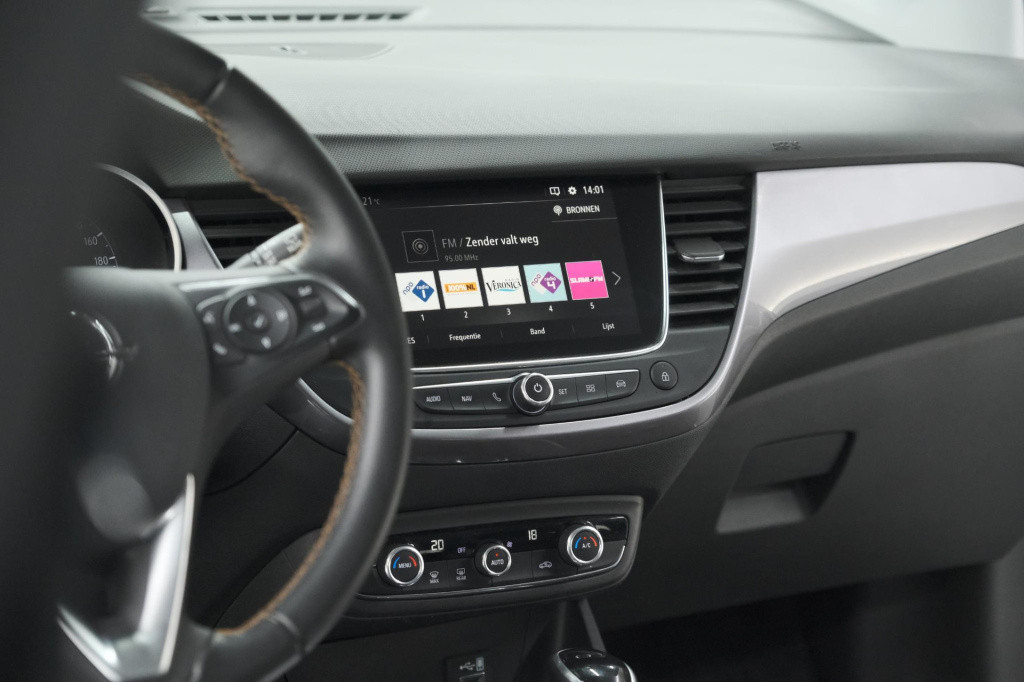 Opel Crossland X 130 turbo at6 innovation | camera | dodehoekdetectie | app