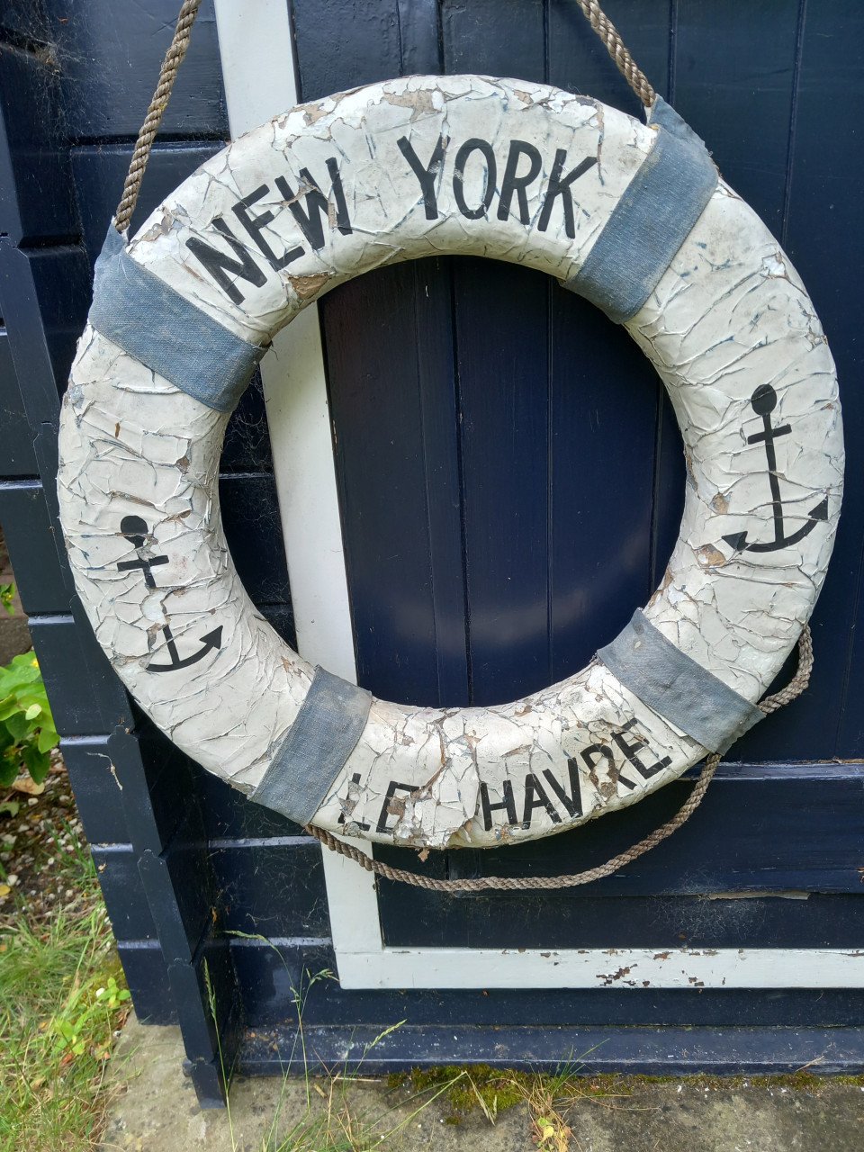 Reddingsboei met New York erop