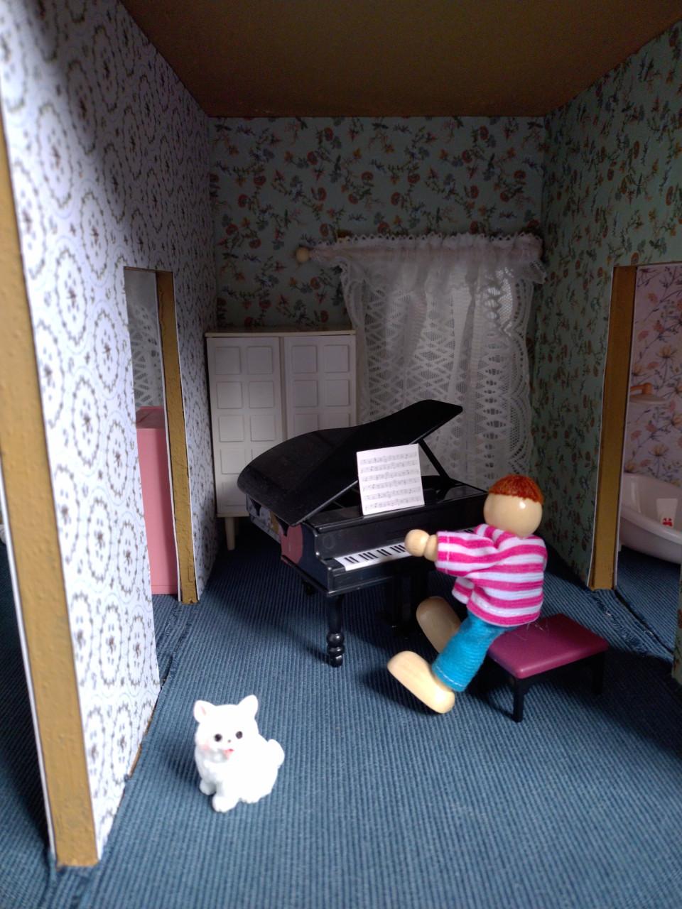 Leuk en groot houten poppenhuis inclusief meubels en poppen 80 x 80